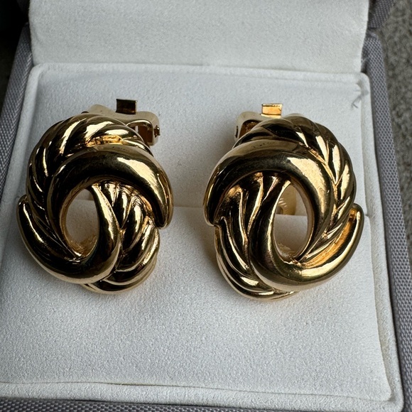 Christian Dior Gold Tone Twist Clip Earrings With Box - Picture 2 of 7